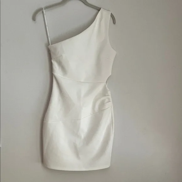 Lulu's Chic One-Shoulder White Dress Sz sm fully lined bin Z - Picture 1 of 8